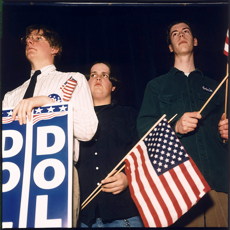 FANS_DOLE_3 boys & flag-75 copy